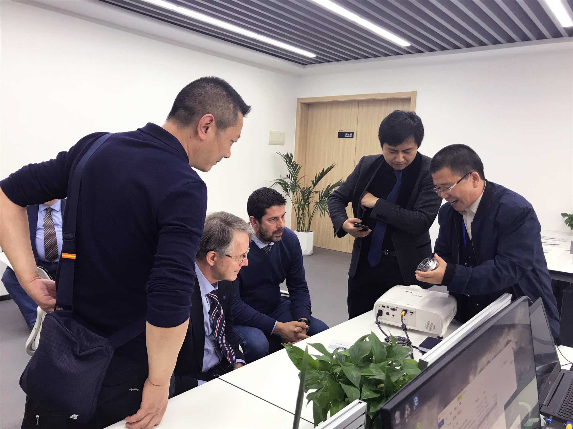 微信图片_20191030165045_副本.jpg